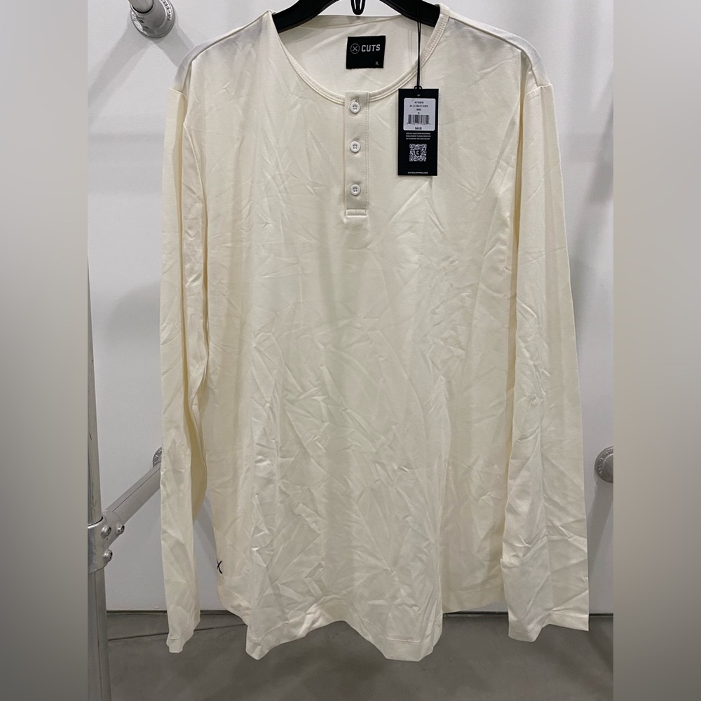 Cuts Clothing Men’s AO long sleeve Henley XL